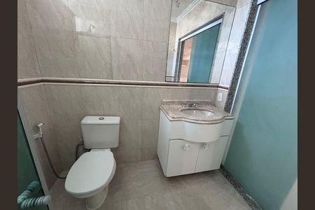 Casa de condomínio para alugar com 580m², 6 quartos e 4 vagas Casa de condomínio para alugar com 580m², 6 quartos e 4 vagasBanheiro do quarto 4