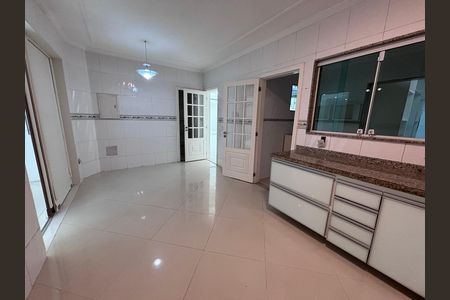 Casa de condomínio para alugar com 580m², 6 quartos e 4 vagas Casa de condomínio para alugar com 580m², 6 quartos e 4 vagasCozinha