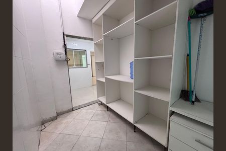 Casa de condomínio para alugar com 580m², 6 quartos e 4 vagas Casa de condomínio para alugar com 580m², 6 quartos e 4 vagasÁrea de Serviço