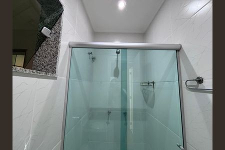 Casa de condomínio para alugar com 580m², 6 quartos e 4 vagas Casa de condomínio para alugar com 580m², 6 quartos e 4 vagasBanheiro do Quarto 1