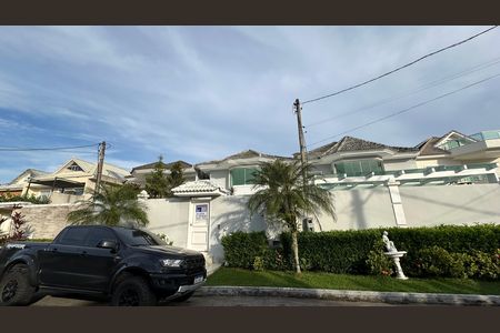 Casa de condomínio para alugar com 580m², 6 quartos e 4 vagas