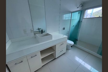 Casa de condomínio para alugar com 580m², 6 quartos e 4 vagas Casa de condomínio para alugar com 580m², 6 quartos e 4 vagasBanheiro do quarto 6
