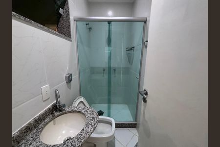 Casa de condomínio para alugar com 580m², 6 quartos e 4 vagas Casa de condomínio para alugar com 580m², 6 quartos e 4 vagasBanheiro do Quarto 1