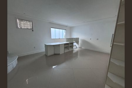 Casa de condomínio para alugar com 580m², 6 quartos e 4 vagas Casa de condomínio para alugar com 580m², 6 quartos e 4 vagasQuarto 6