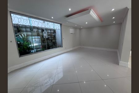 Casa de condomínio para alugar com 580m², 6 quartos e 4 vagas Casa de condomínio para alugar com 580m², 6 quartos e 4 vagasSala íntima