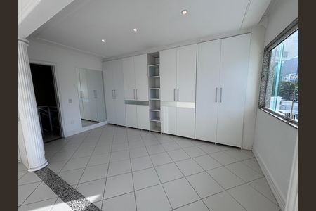Casa de condomínio para alugar com 580m², 6 quartos e 4 vagas Casa de condomínio para alugar com 580m², 6 quartos e 4 vagasQuarto 2