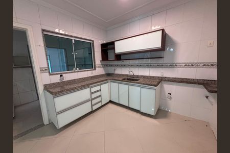 Casa de condomínio para alugar com 580m², 6 quartos e 4 vagas Casa de condomínio para alugar com 580m², 6 quartos e 4 vagasCozinha