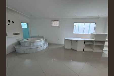 Casa de condomínio para alugar com 580m², 6 quartos e 4 vagas Casa de condomínio para alugar com 580m², 6 quartos e 4 vagasQuarto 6