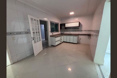 Casa de condomínio para alugar com 580m², 6 quartos e 4 vagas Casa de condomínio para alugar com 580m², 6 quartos e 4 vagasCozinha