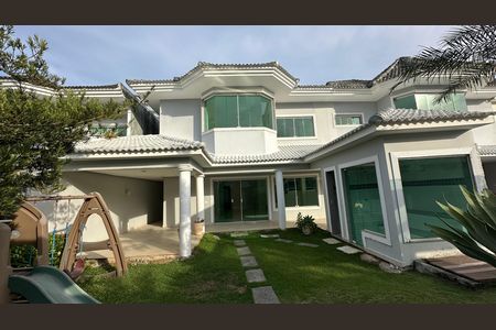 Casa de condomínio para alugar com 580m², 6 quartos e 4 vagas Casa de condomínio para alugar com 580m², 6 quartos e 4 vagasÁrea externa