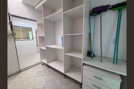 Casa de condomínio para alugar com 580m², 6 quartos e 4 vagas Casa de condomínio para alugar com 580m², 6 quartos e 4 vagasÁrea de Serviço