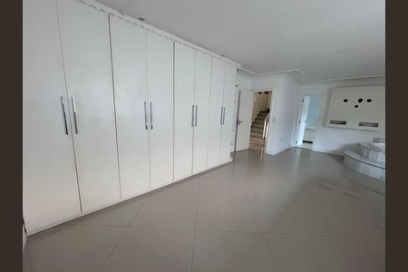 Casa de condomínio para alugar com 580m², 6 quartos e 4 vagas Casa de condomínio para alugar com 580m², 6 quartos e 4 vagasQuarto 6