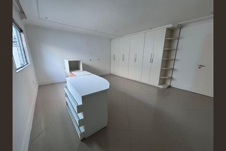Casa de condomínio para alugar com 580m², 6 quartos e 4 vagas Casa de condomínio para alugar com 580m², 6 quartos e 4 vagasQuarto 6