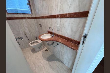 Casa de condomínio para alugar com 580m², 6 quartos e 4 vagas Casa de condomínio para alugar com 580m², 6 quartos e 4 vagasLavabo