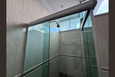 Casa de condomínio para alugar com 580m², 6 quartos e 4 vagas Casa de condomínio para alugar com 580m², 6 quartos e 4 vagasBanheiro do quarto 4