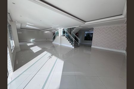 Casa de condomínio para alugar com 580m², 6 quartos e 4 vagas Casa de condomínio para alugar com 580m², 6 quartos e 4 vagasSala