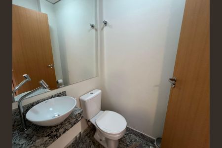 Apartamento à venda com 135m², 2 quartos e 2 vagas Apartamento à venda com 135m², 2 quartos e 2 vagasBanheiro