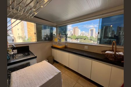 Apartamento à venda com 135m², 2 quartos e 2 vagas Apartamento à venda com 135m², 2 quartos e 2 vagasCozinha