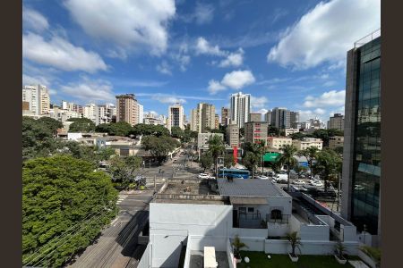 Apartamento à venda com 135m², 2 quartos e 2 vagas Apartamento à venda com 135m², 2 quartos e 2 vagasVista