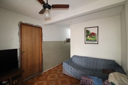 Sala de casa à venda com 4 quartos, 270m² em Vila Prado, São Paulo