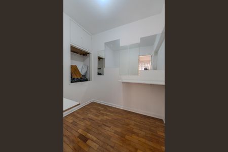 Apartamento à venda com 105m², 4 quartos e 1 vaga Apartamento à venda com 105m², 4 quartos e 1 vagaQuarto de Serviço