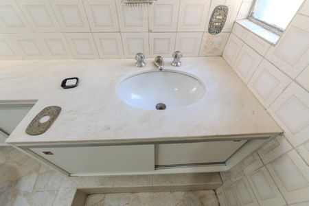 Apartamento à venda com 105m², 4 quartos e 1 vaga Apartamento à venda com 105m², 4 quartos e 1 vagaBanheiro