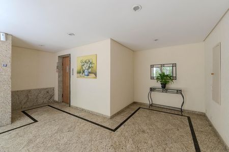 Apartamento à venda com 105m², 4 quartos e 1 vaga Apartamento à venda com 105m², 4 quartos e 1 vagaHall de entrada
