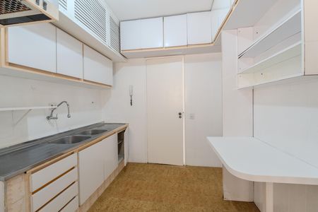 Apartamento à venda com 105m², 4 quartos e 1 vaga Apartamento à venda com 105m², 4 quartos e 1 vagaCozinha