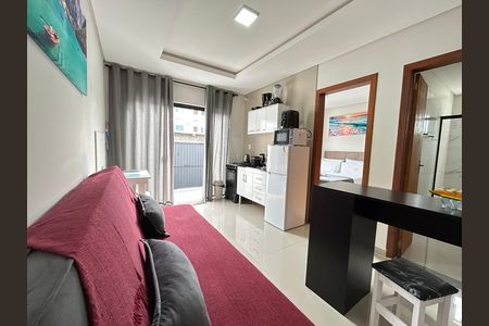 Sala de apartamento para alugar com 1 quarto, 43m² em Morro das Pedras, Florianópolis