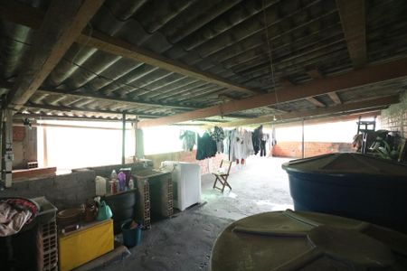 Casa à venda com 175m², 3 quartos e 2 vagas Casa à venda com 175m², 3 quartos e 2 vagasTerraço