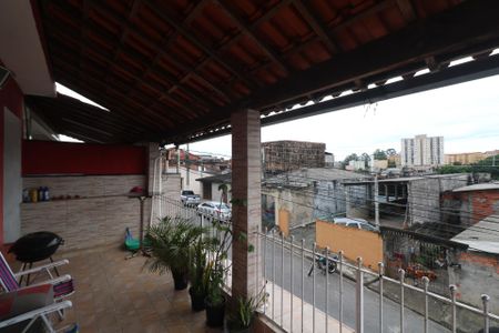 Casa à venda com 175m², 3 quartos e 2 vagas Casa à venda com 175m², 3 quartos e 2 vagasVaranda