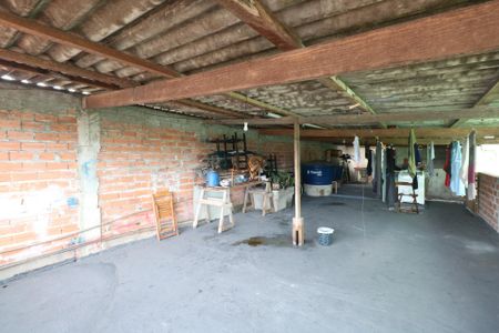 Casa à venda com 175m², 3 quartos e 2 vagas Casa à venda com 175m², 3 quartos e 2 vagasTerraço