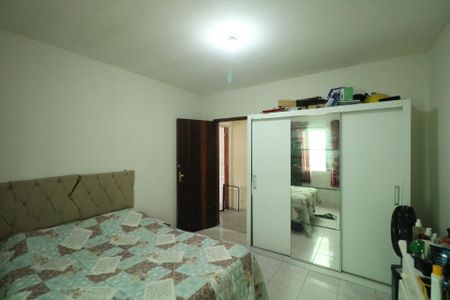 Casa à venda com 175m², 3 quartos e 2 vagas Casa à venda com 175m², 3 quartos e 2 vagasQuarto