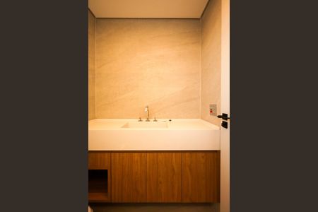 Apartamento para alugar com 188m², 2 quartos e 3 vagasBanheiro da Suíte 2