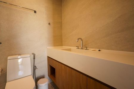 Apartamento para alugar com 188m², 2 quartos e 3 vagasBanheiro da Suíte 2