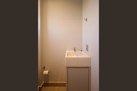 Apartamento para alugar com 188m², 2 quartos e 3 vagasBanheiro de serviço 