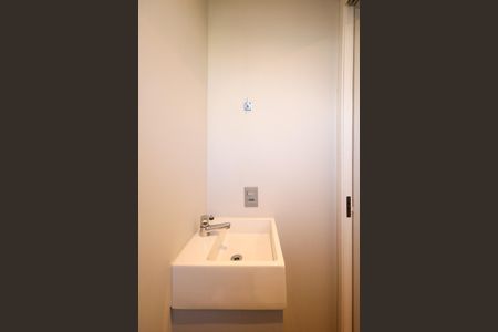 Apartamento para alugar com 188m², 2 quartos e 3 vagasBanheiro de serviço 