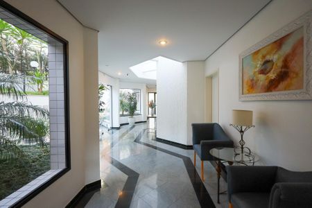 Apartamento para alugar com 188m², 2 quartos e 3 vagasHall do condomínio 