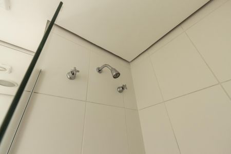 Apartamento para alugar com 66m², 2 quartos e 1 vaga Apartamento para alugar com 66m², 2 quartos e 1 vagaBanheiro do Corredor