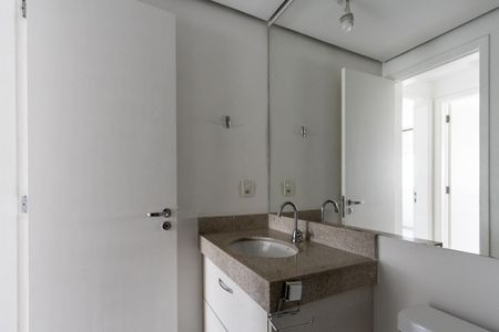 Apartamento para alugar com 66m², 2 quartos e 1 vaga Apartamento para alugar com 66m², 2 quartos e 1 vagaBanheiro do Corredor