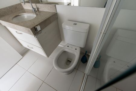 Apartamento para alugar com 66m², 2 quartos e 1 vaga Apartamento para alugar com 66m², 2 quartos e 1 vagaBanheiro do Corredor
