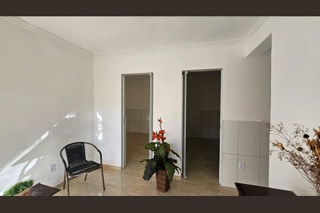 Sala de apartamento para alugar com 2 quartos, 65m² em Vila Emil, Mesquita