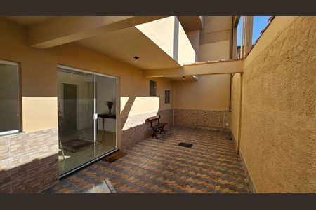 Varanda de apartamento para alugar com 2 quartos, 65m² em Vila Emil, Mesquita