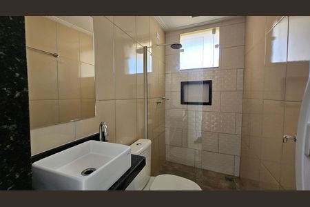 Banheiro  de apartamento para alugar com 2 quartos, 65m² em Vila Emil, Mesquita