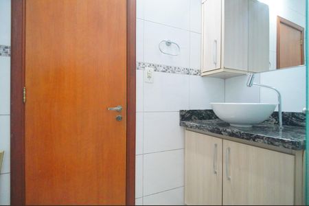 Casa à venda com 75m², 3 quartos e 2 vagasBanheiro
