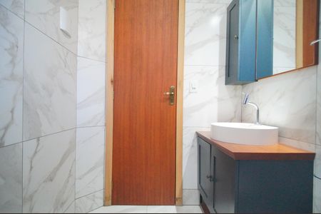 Casa à venda com 75m², 3 quartos e 2 vagasBanheiro da Suíte