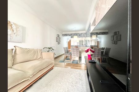 Apartamento à venda com 74m², 3 quartos e 2 vagasSala