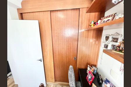 Apartamento à venda com 74m², 3 quartos e 2 vagasQuarto 2 Suíte