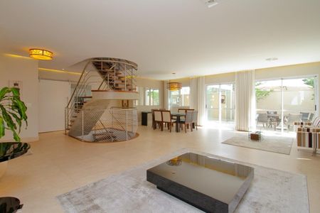 Casa de condomínio à venda com 470m², 4 quartos e 6 vagas Casa de condomínio à venda com 470m², 4 quartos e 6 vagasFoto 09