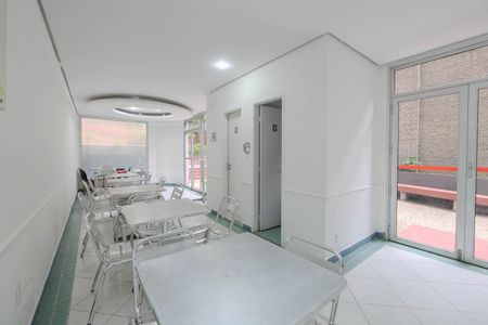 Apartamento para alugar com 40m², 2 quartos e 1 vaga Apartamento para alugar com 40m², 2 quartos e 1 vagaÁrea comum - Salão de festas